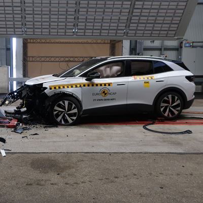 VW ID 4 Mobile Progressive Deformable Barrier test 2021 after crash
