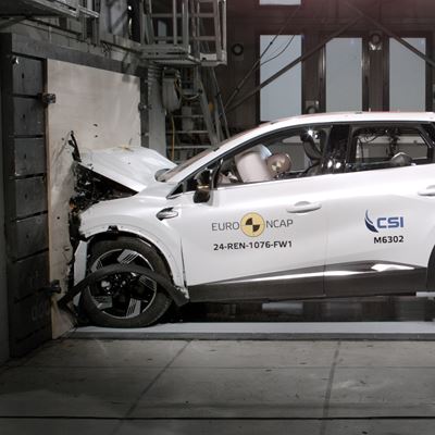 Renault Symbioz Full Width Rigid Barrier test 2024