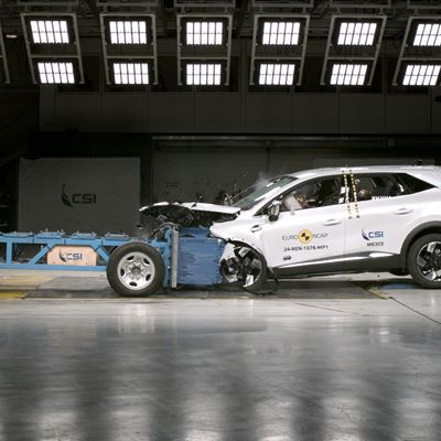 Renault Symbioz Mobile Progressive Deformable Barrier test 2024