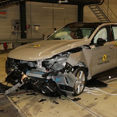 Volvo EX90 Mobile Progressive Deformable Barrier test 2025 after crash