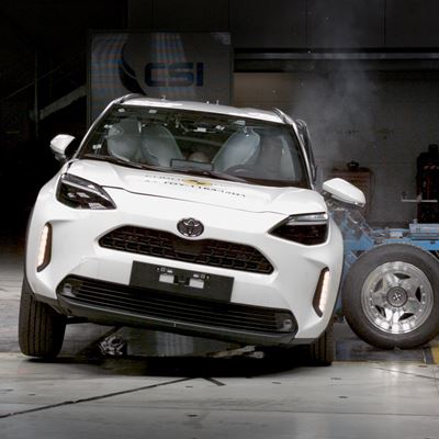 Toyota Yaris Cross Side Mobile Barrier test 2025