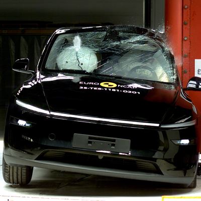 Tesla Model Y Side Pole test 2025