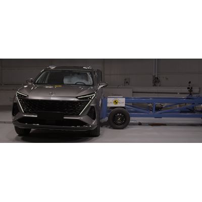 MG MGS9 PHEV Side Mobile Barrier test 2025