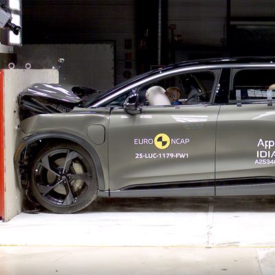 Lucid Gravity Full Width Rigid Barrier test 2025