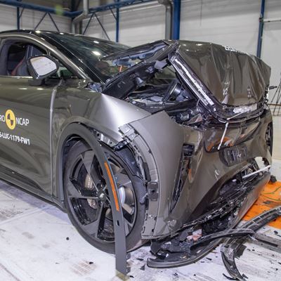 Lucid Gravity Full Width Rigid Barrier test 2025 after crash