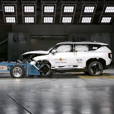 Kia EV5 Mobile Progressive Deformable Barrier test 2025
