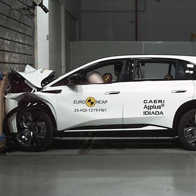 Hongqi EHS7 Full Width Rigid Barrier test 2025