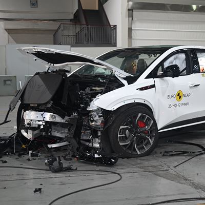 Hongqi EHS7 Mobile Progressive Deformable Barrier test 2025 after crash