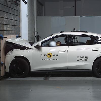 BYD SEAL 6 Full Width Rigid Barrier test 2025