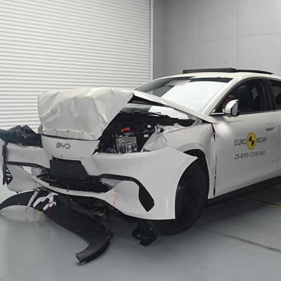 BYD SEAL 6 Full Width Rigid Barrier test 2025 after crash