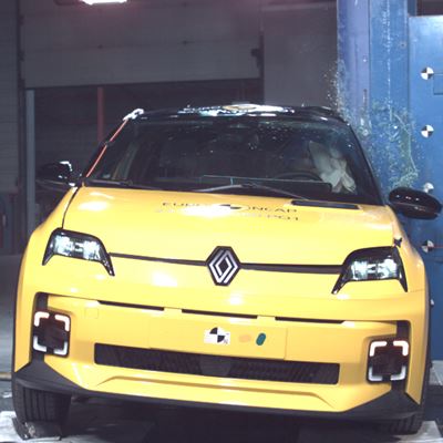 Renault 5 Side Pole test 2024