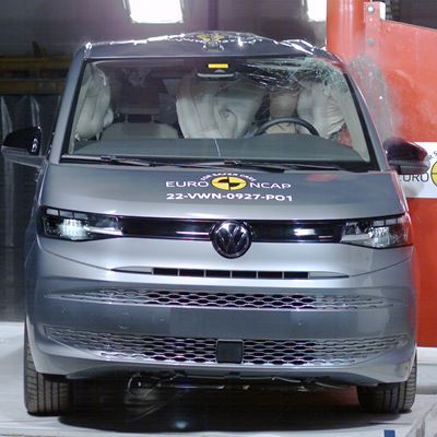 VW Multivan Side Pole test 2022