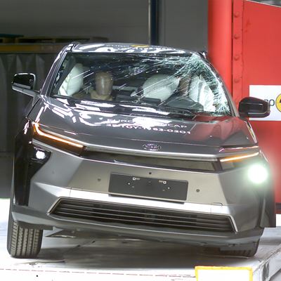 Toyota bZ4X Side Pole test 2025