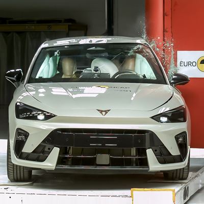 CUPRA Leon Side Pole test 2025