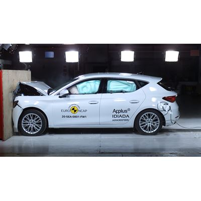 SEAT Leon Full Width Rigid Barrier test 2020