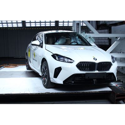 BMW 1 Series Side Pole test 2025