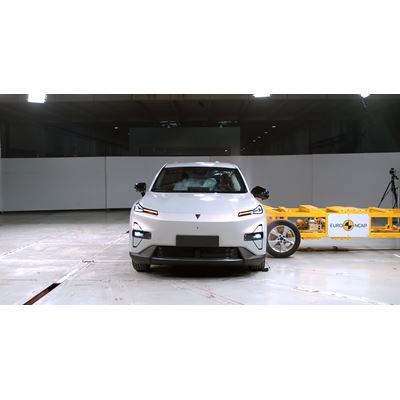 Deepal S05 Side Mobile Barrier test 2025