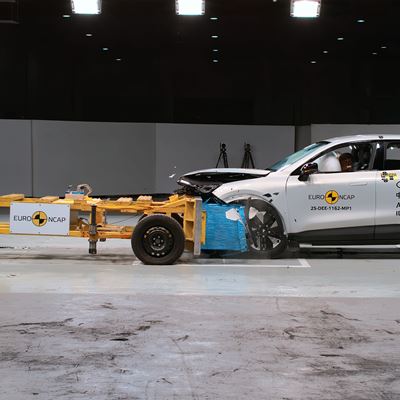 Deepal S05 Mobile Progressive Deformable Barrier test 2025