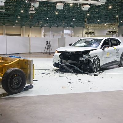 Deepal S05 Mobile Progressive Deformable Barrier test 2025 after crash