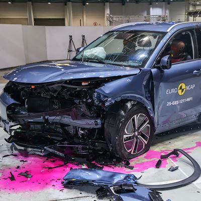 GEELY STARRAY EM i Mobile Progressive Deformable Barrier test 2025 after crash