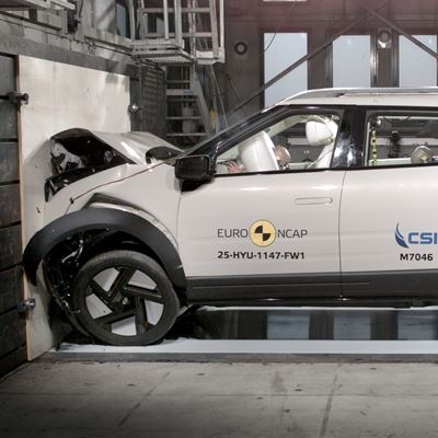 Hyundai NEXO Full Width Rigid Barrier test 2025