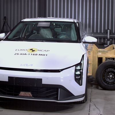 Kia EV4 Side Mobile Barrier test 2025
