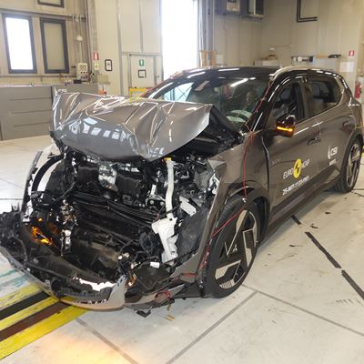 Mitsubishi Eclipse Cross Full Width Rigid Barrier test 2025 after crash