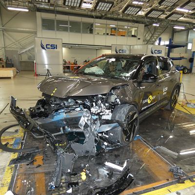 Mitsubishi Eclipse Cross Mobile Progressive Deformable Barrier test 2025 after crash