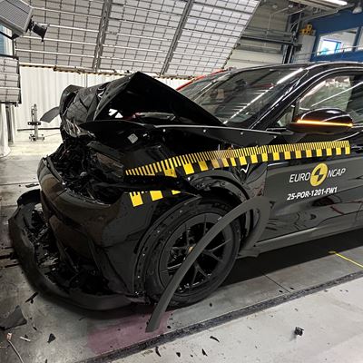 Porsche Cayenne Full Width Rigid Barrier test 2025 after crash