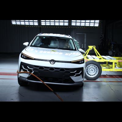 VW T Roc Side Mobile Barrier test 2025