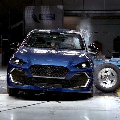 Renault Clio Side Mobile Barrier test 2025