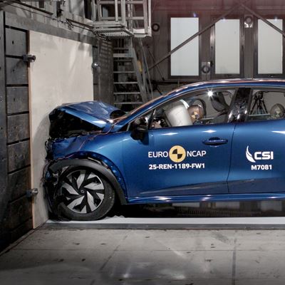 Renault Clio Full Width Rigid Barrier test 2025