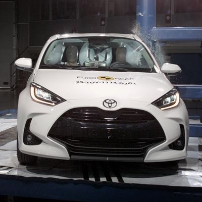 Toyota Yaris Side Pole test 2025