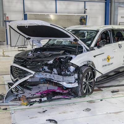 MG HS Plug in Hybrid Mobile Progressive Deformable Barrier test 2024 after crash
