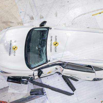 MG HS Plug in Hybrid Side Pole test 2024 after crash