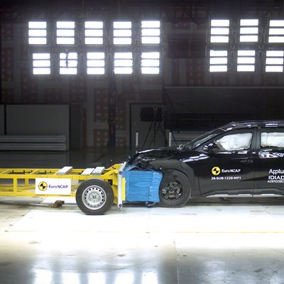 Subaru E Outback Mobile Progressive Deformable Barrier test 2025