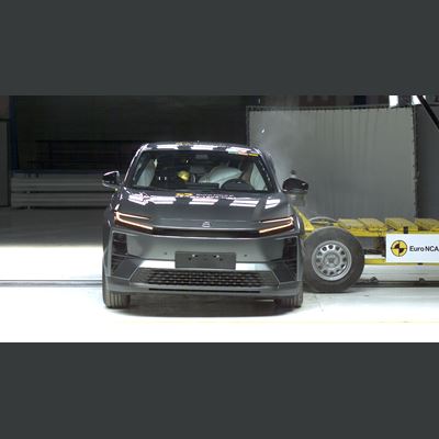 Toyota C HR Side Mobile Barrier test 2025