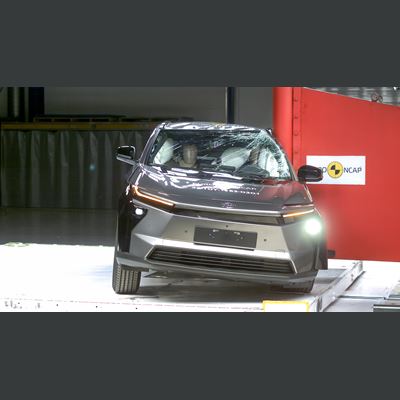Toyota bZ4X Side Pole test 2025