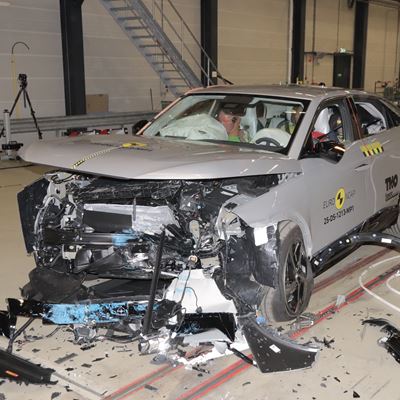 DS N 8 Mobile Progressive Deformable Barrier test 2025 after crash