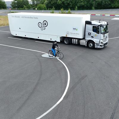 Mercedes Benz Actros F 4x2 tractor unit 2026 test picture