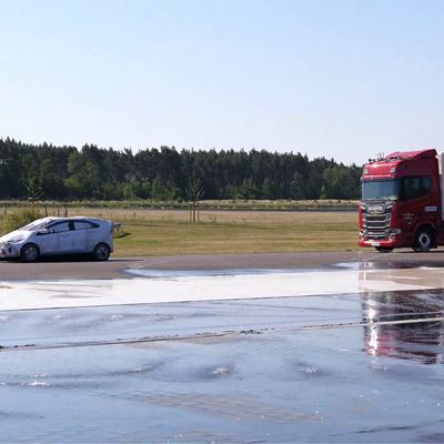 Scania R series 4x2 tractor unit 2026 test picture