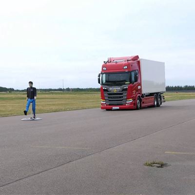 Scania R series 4x2 tractor unit 2026 test picture