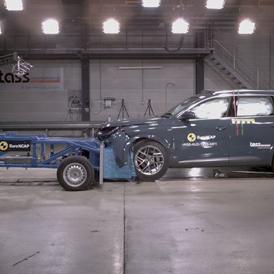 Audi Q7 MPDB test 2026