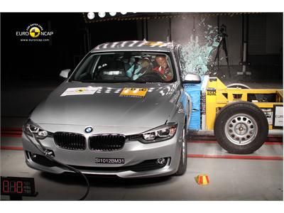 BMW 3 Series-Side crash test