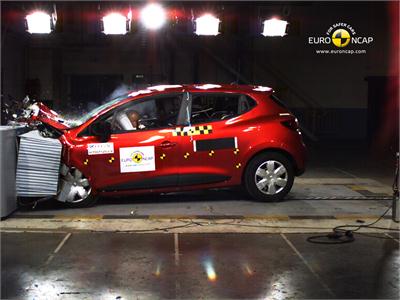 Renault Clio IV – Front crash test
