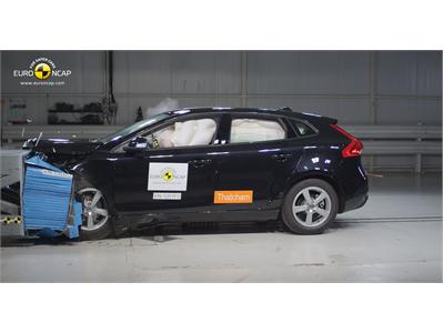 Volvo V40 – Front crash test