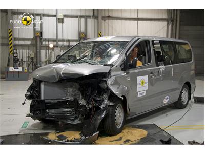 Hyundai H-1 - Frontal crash 2012 - after crash