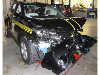Toyota RAV4 - Frontal crash test 2013 - after crash