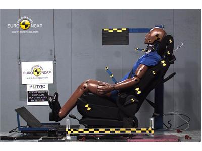 Citroën C4 Picasso - Whiplash test 2013