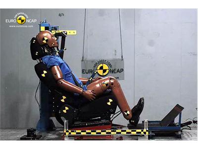 Nissan Qashqai - Whiplash test 2014